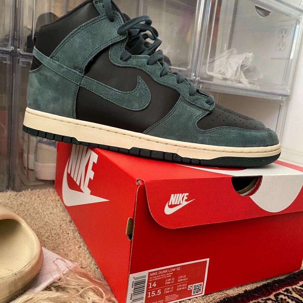 Nike Men's Teal and Black High-Top Sneakers